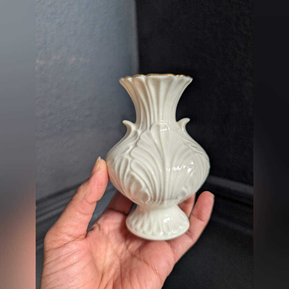 Vintage Lenox Ivory Porcelain Bud Vase: Leaf Design, Gold Trim Small 4.25"